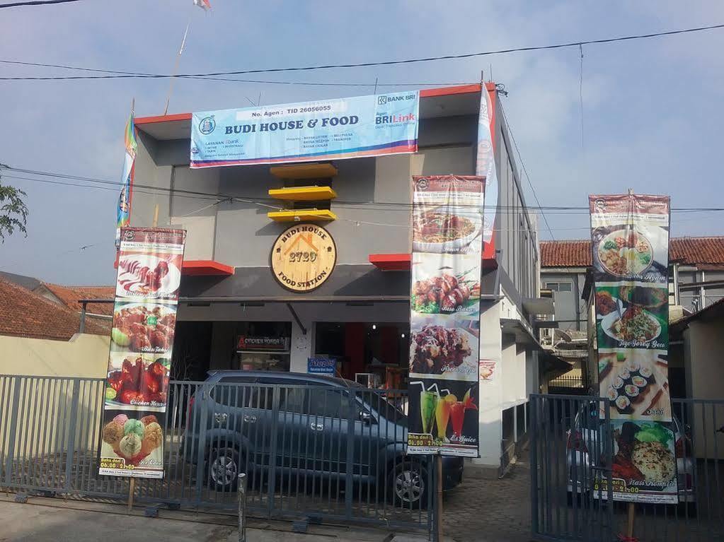 Budi House & Food Station Бандунг Екстер'єр фото